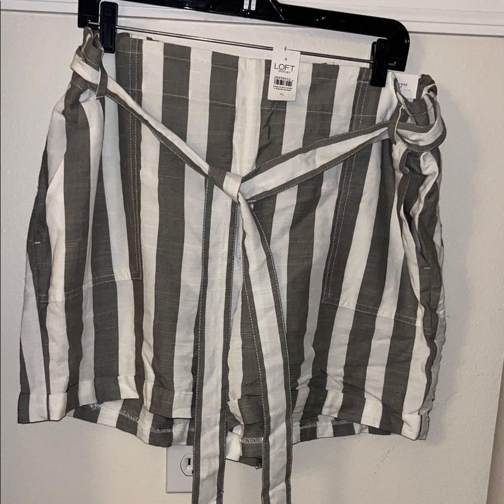 LOFT Women's Gray and White Striped Bermudas
